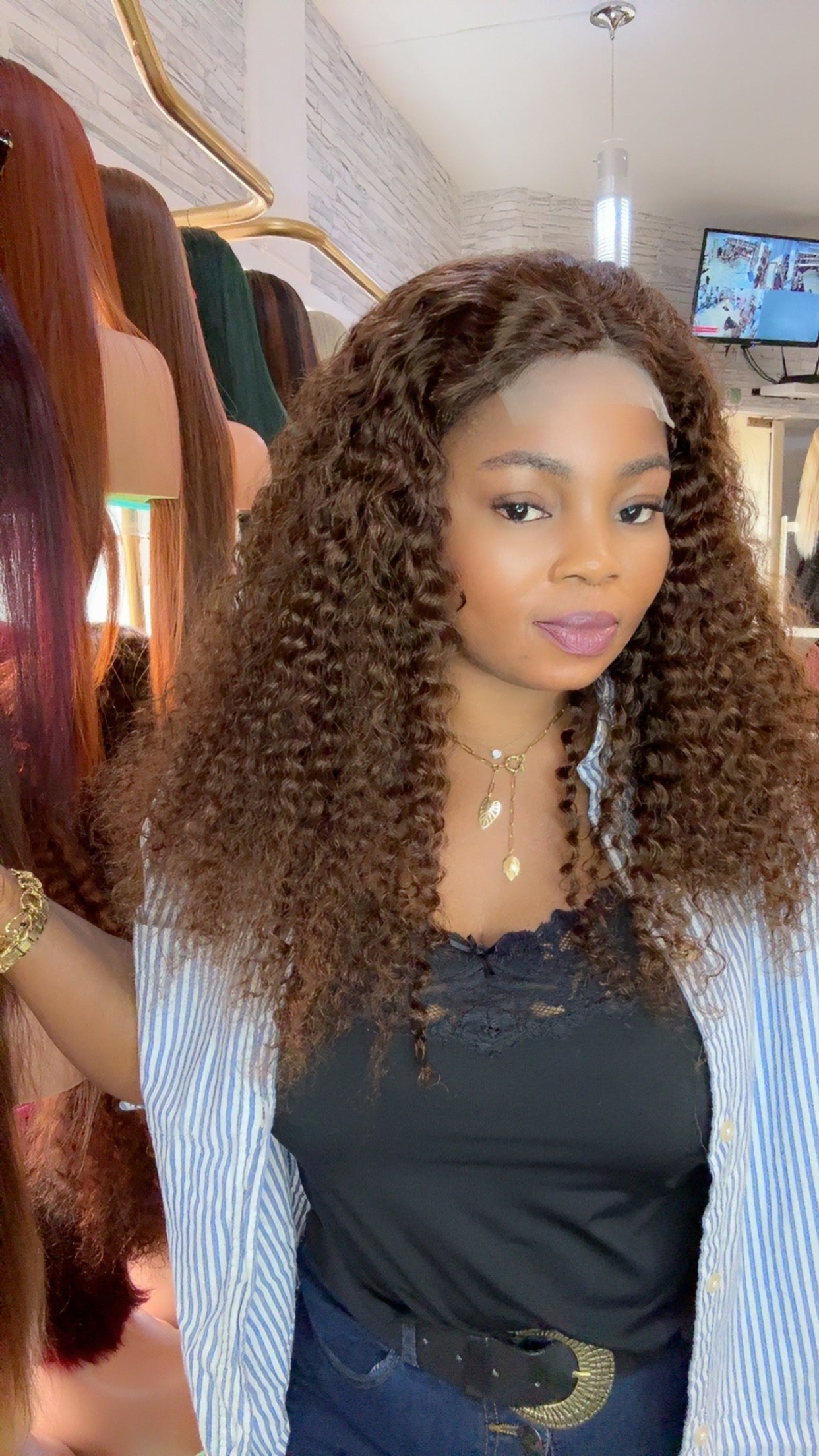 Perruque sans colle vrai cheveux en closure 4x4