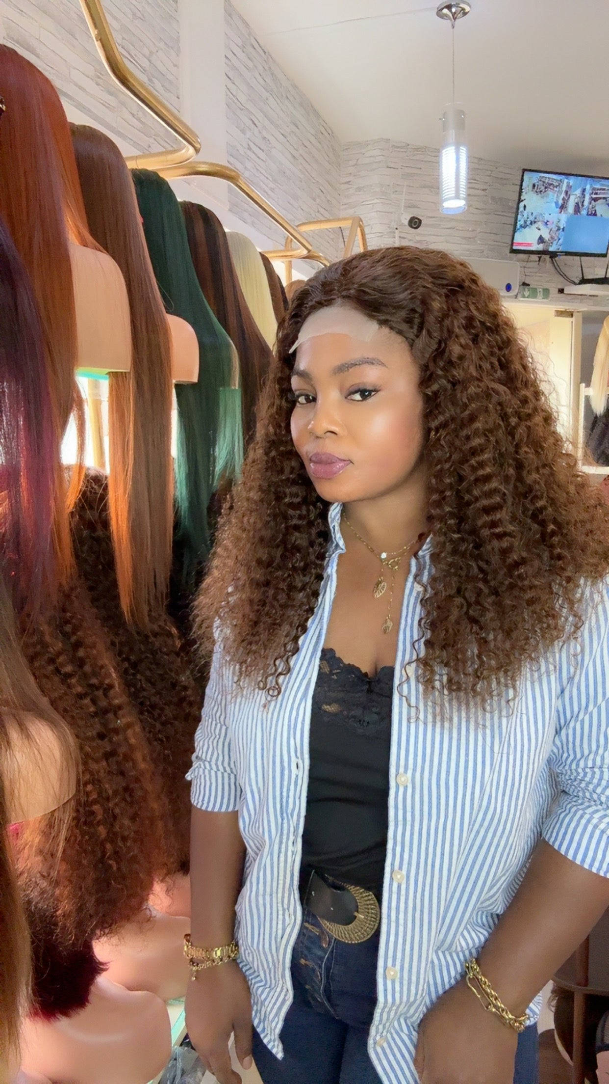 Perruque sans colle vrai cheveux en closure 4x4