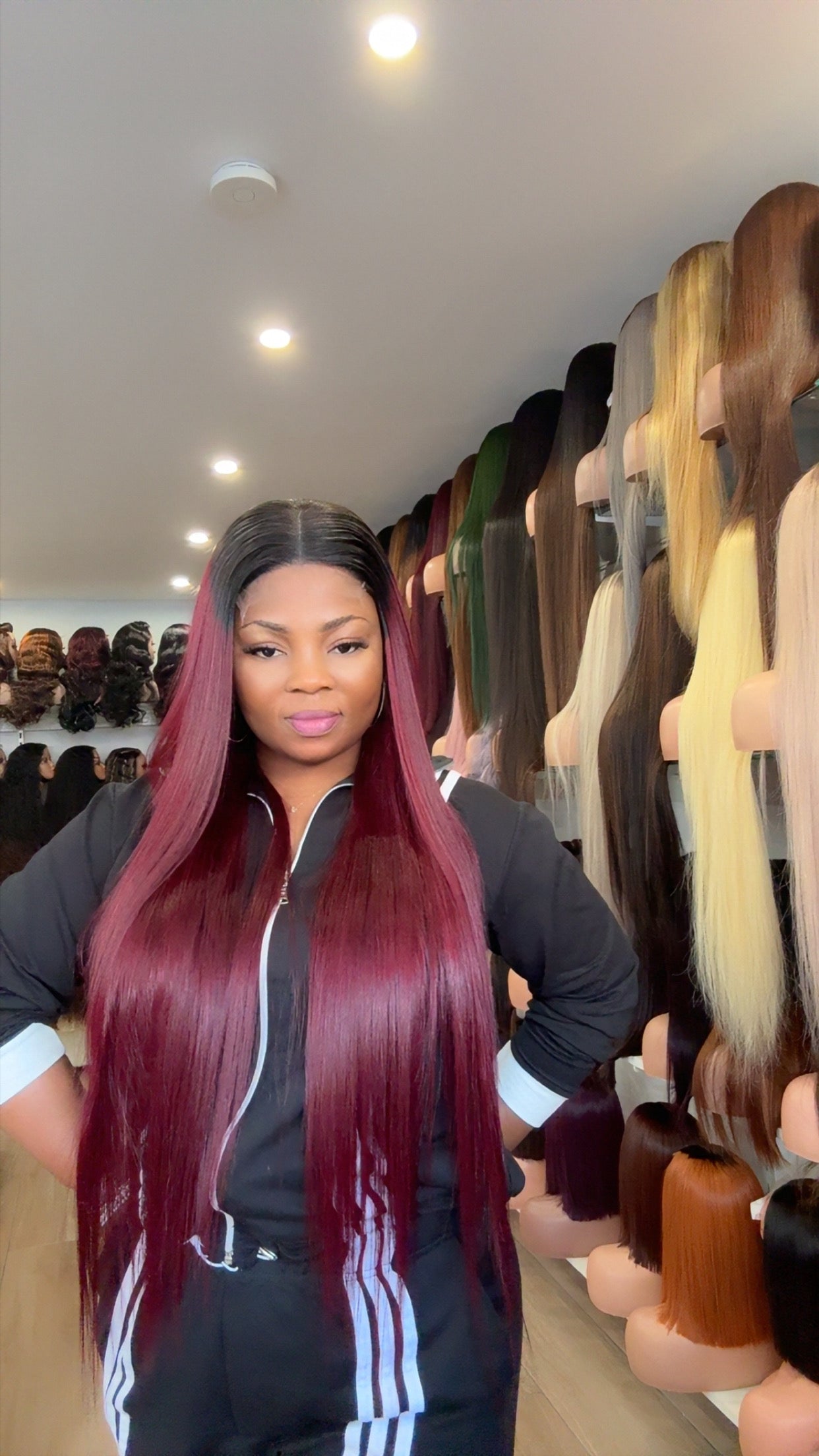 DIVINE PRESTIGE PERRUQUE VIETNAMIENNE TAILLE 30 SANS COLLE 5x5 CLOSURE