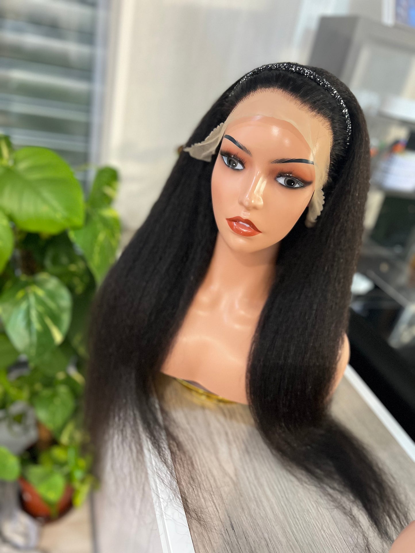 Yaki kinky straight
